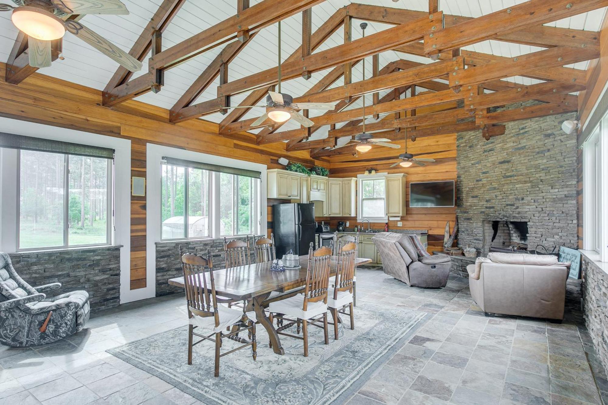 Secluded Home With Deck - Near Downtown Fitzgerald! Экстерьер фото